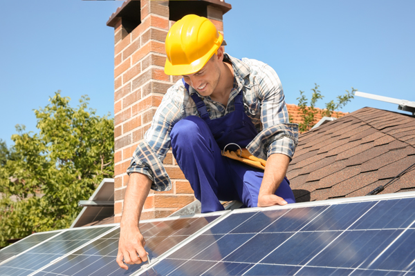 Din 6 septembrie, cei care au aplicat pentru Programul Casa Verde Fotovoltaice își pot alege instalatorul