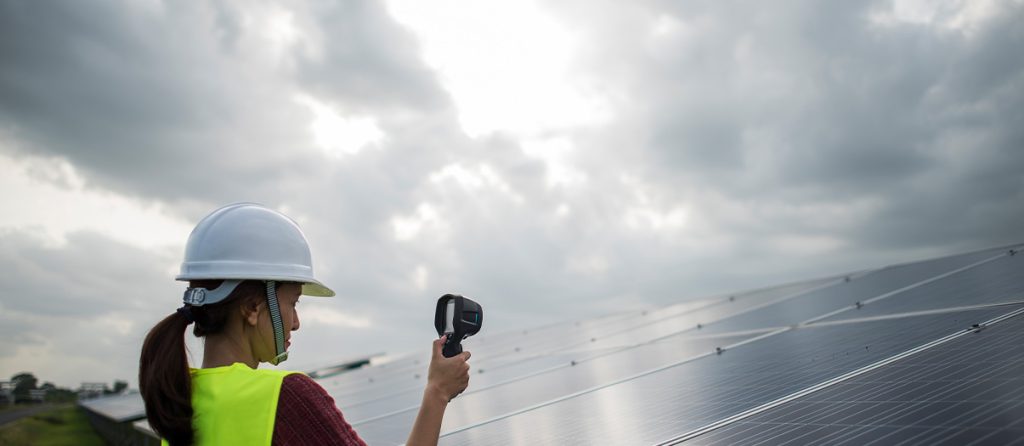 Ghidul programului Casa Verde Fotovoltaice 2023, în consultare publică. Cine poate primi finanțare și în ce condiții Ghidul programului Casa Verde Fotovoltaice 2023, în consultare publică. Cine poate primi finanțare și în ce condiții