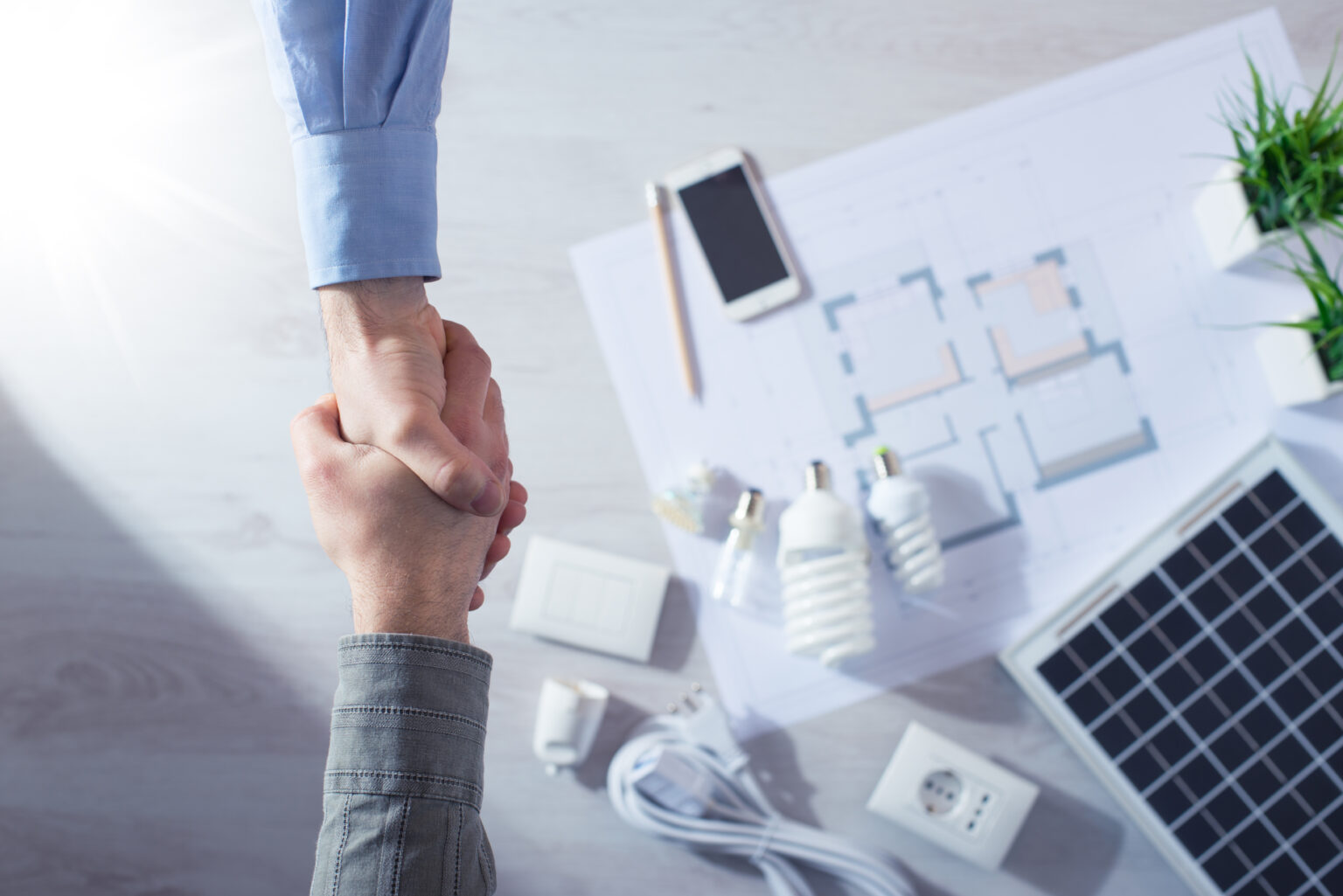 Prosumatori după 1 iulie 2025: Tot ce trebuie să știi despre noile reguli și cum să alegi cel mai bun furnizor Prosumatori după 1 iulie 2025: Tot ce trebuie să știi despre noile reguli și cum să alegi cel mai bun furnizor