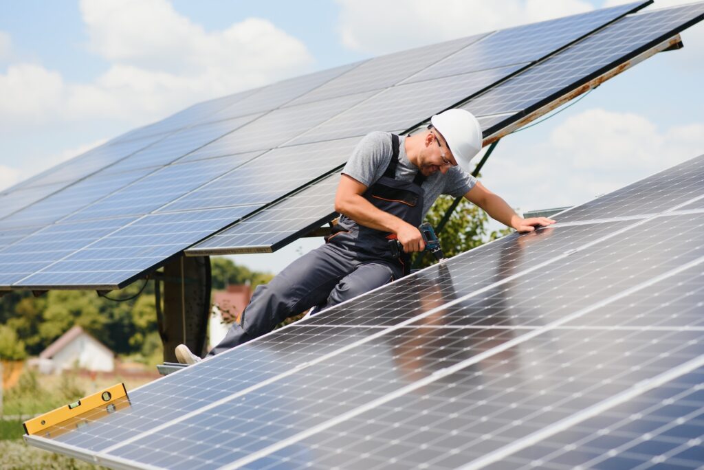 De ce primăvara este ideală pentru instalarea panourilor fotovoltaice 2 De ce primăvara este ideală pentru instalarea panourilor fotovoltaice