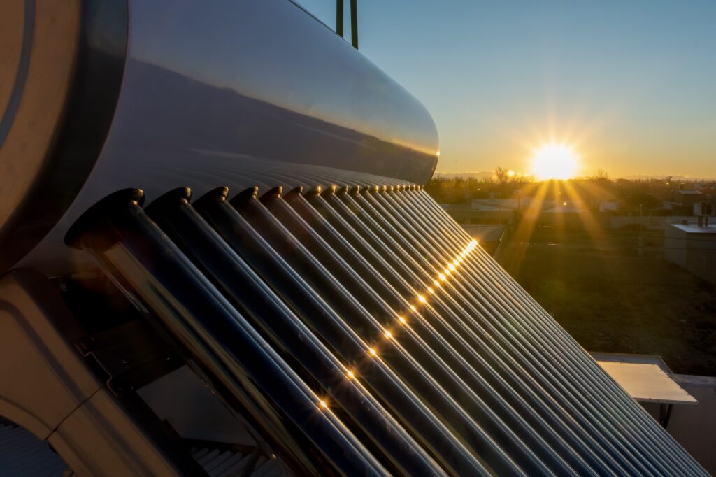 Ghid de achiziție: cum alegi un boiler solar și în cât timp îți recuperezi investiția 1 Ghid de achiziție: cum alegi un boiler solar și în cât timp îți recuperezi investiția