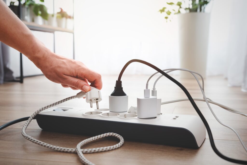 Prelungitoarele smart cu programator: cum reduci consumul fantomă fără să te gândești la el 1 Prelungitoarele smart cu programator: cum reduci consumul fantomă fără să te gândești la el