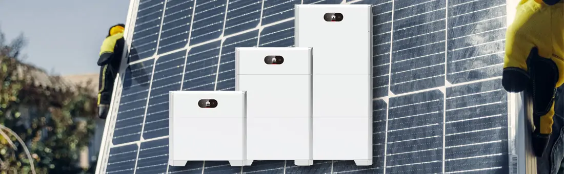 baterii-pentru-stocarea-energiei-solare-cum-sa-alegi-sistemul-potrivit-pentru-casa-ta